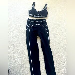 alo yoga set black size small